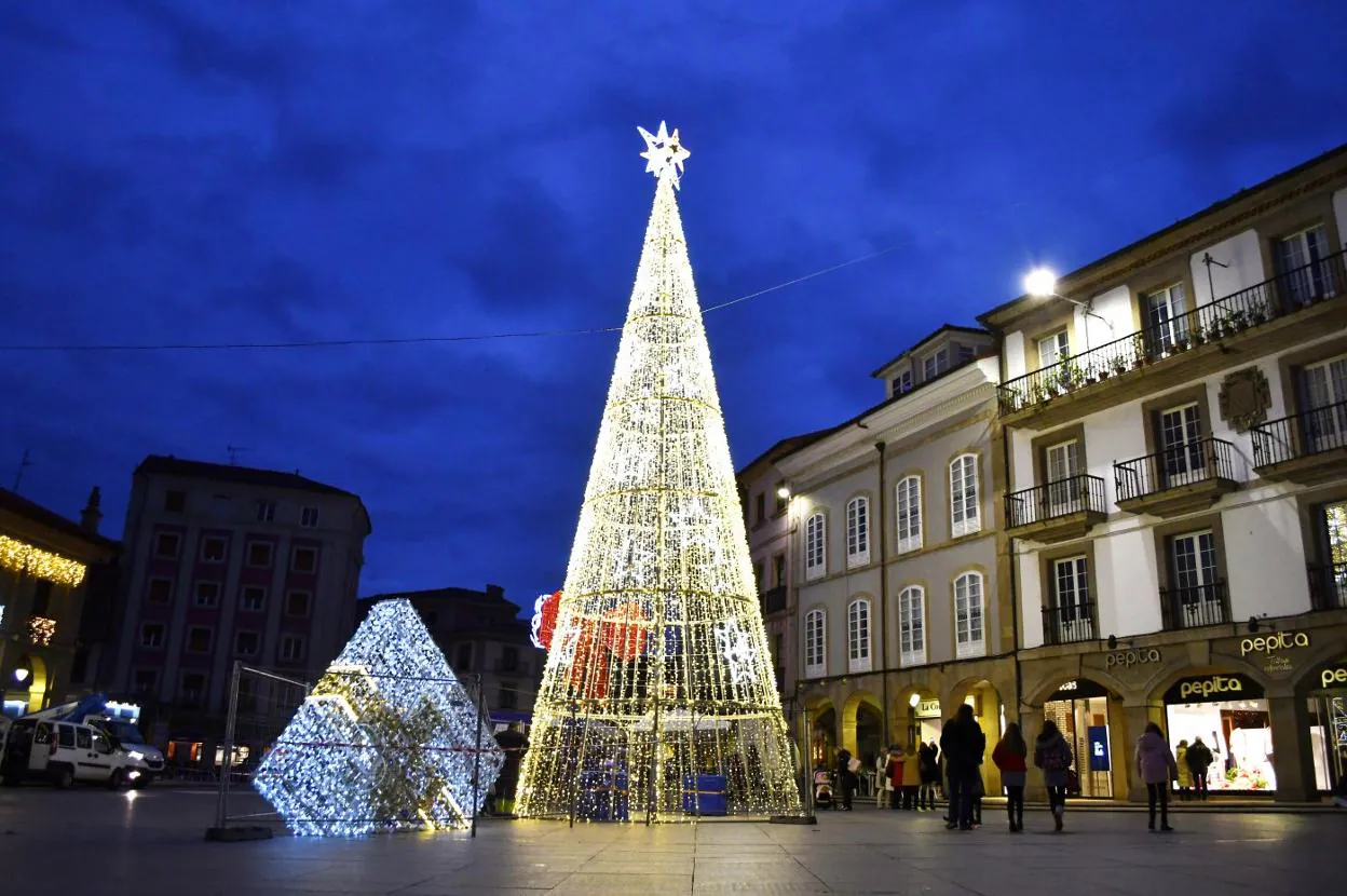 El árbol navideño de El Parche ya está listo para el encendido | El Comercio